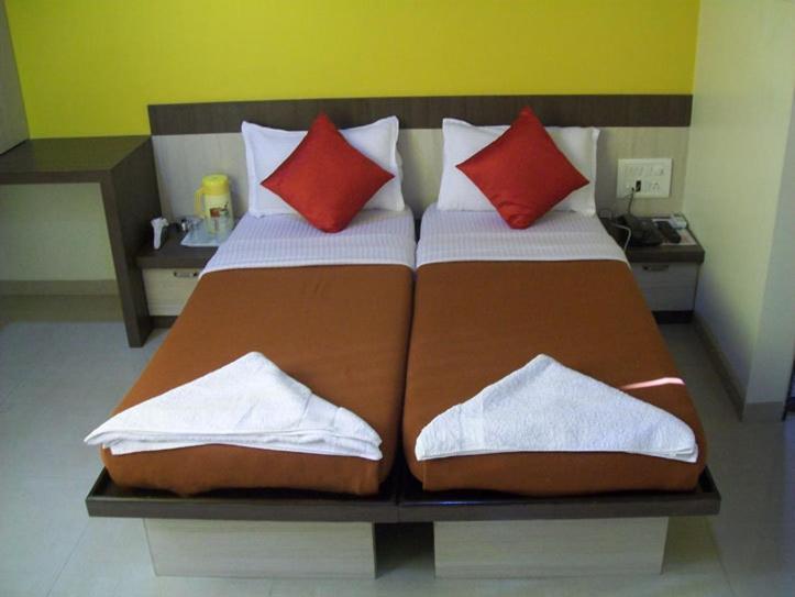 Hotel Crescent Mumbai Exterior foto
